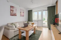 Lumina 3-room Apart w/ Balcony near Mall Arkadia - Condos