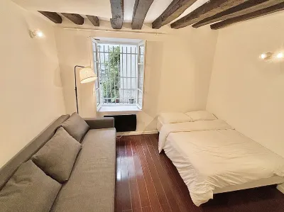 Cozy Apartment Near Marais on Rue Trousseau