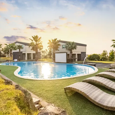 Poolvilla Sorang Отели рядом с достопримечательностью «Пляж Хамдеок»