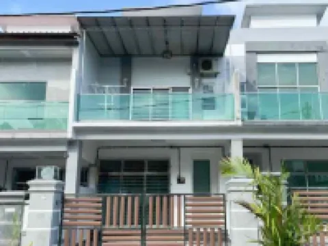 4BDR Double storey homestay Yong Peng, FreeParking Hotels in Yong Peng
