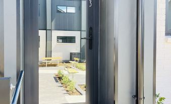Heartstay Studio CBD, CHC