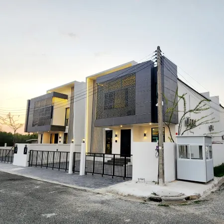 Hidden Space Private Pool Villa Bangsaen