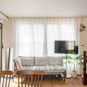 Rooftop Relaxation with Music, Movies & Vibes, 6 minutes from Itaewon St. Fitness & Recreational Facilities