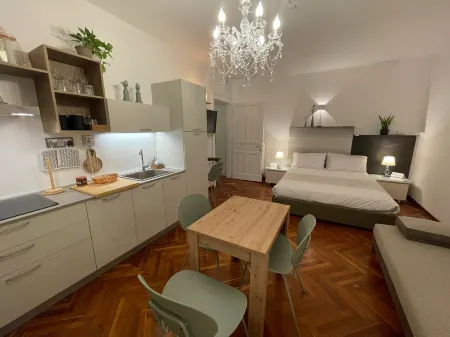 The Crystal Suite - Gorizia Central Apartment