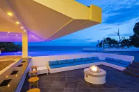Dive Spot Asia & Brumini Beach Resort - bar
