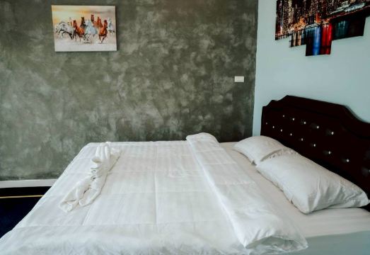 고요한 리조트 풍경