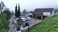 Bawangan Hotel Express - parking