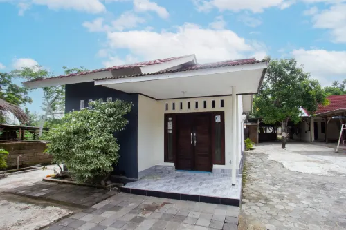 SPOT ON 93724 Songgong Homestay