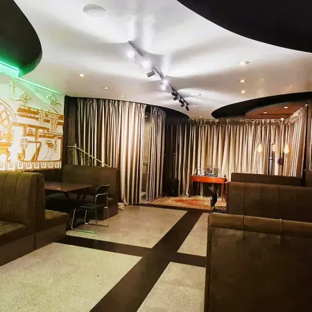 Ayanchin Hotel