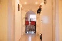 Bright 2-room apartment for 6 · Terrace · 8 min to the trade fair - parking
