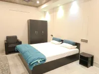 Kinza | AC Room Near Railway Station | Panbazar - Homestays