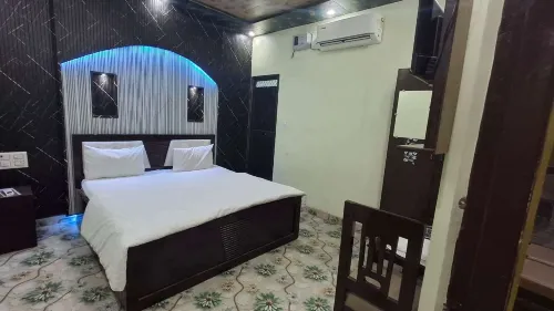 ARYA KULAM PALACE - Airport Shuttle