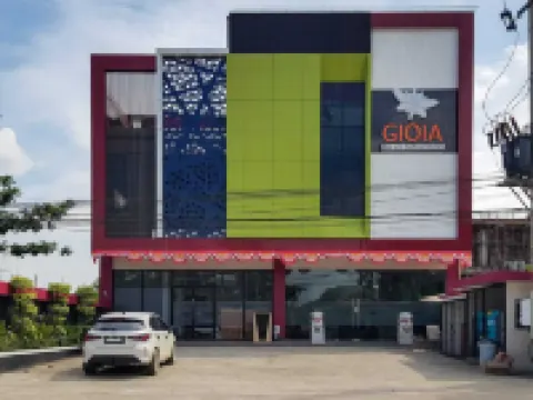 Gioia Bed & Rooftop Kitchen Hotels in Berau Regency