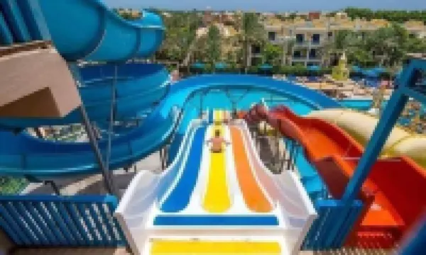 Hostgool Chalets Mirage Bay Resort & Aqua Park