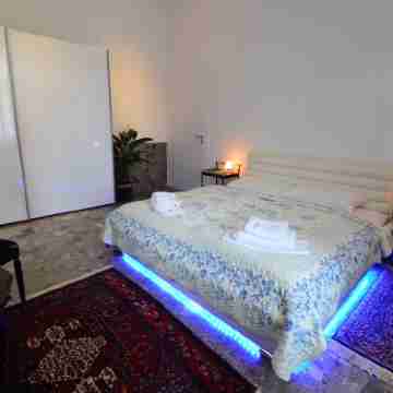 E&E Apartments Free Parking / City Center LJ Rooms