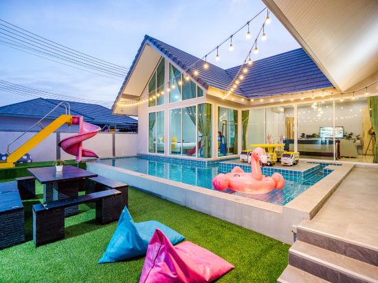 M4 Billion Pool Villa Cha-am