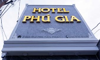 Phu Gia Hotel 2160 Huynh Tan Phat