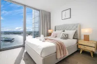 Seaside CBD/Luxury 3 bedrooms/6 people/2 parking spaces/Unbeatable view/Convenient transportation Hotels in Barangaroo
