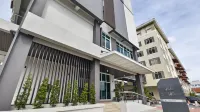 HOTEL SERI WARISAN Hotels in 