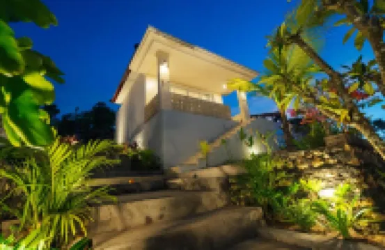 كيلينجكينج بارادايس سويتس فيلا Hotels near شاطئ كالينجينج (Kelingking Beach)