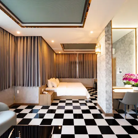 LUXURY Hotel Pham Van Dong Отели рядом с достопримечательностью «Курортный отель Binh Quoi 2»