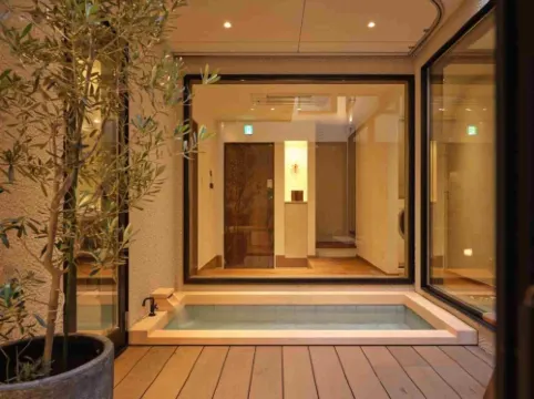 大阪岸裏玉出大門屋・空窗之湯