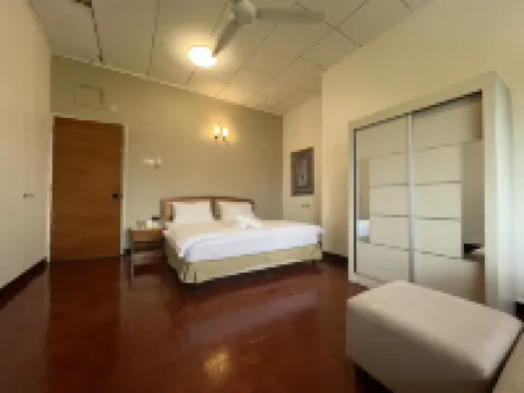 Bangsar Three Storey Luxury Landed House 19PAX