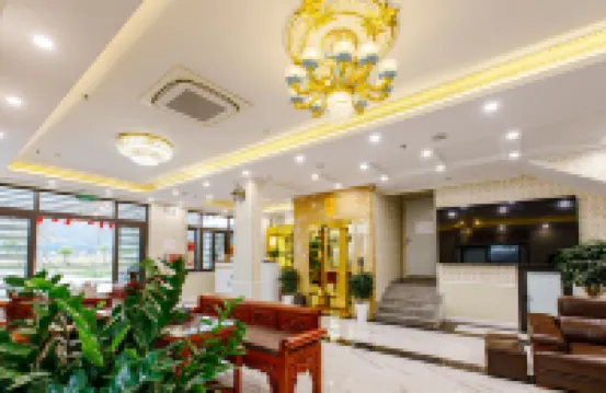 Van Don Royal Hotel