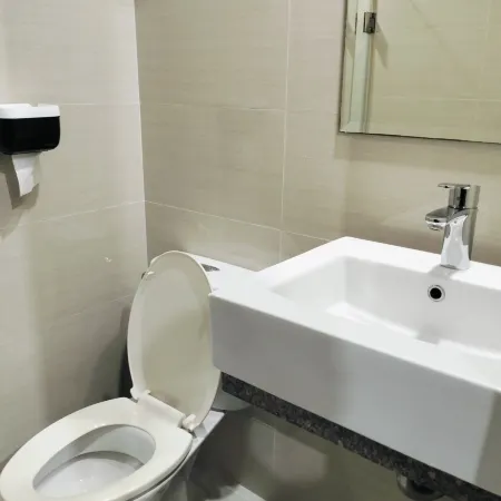 NAIA Newport Boulevard Apartments