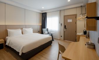 HippoTel Khaorang Phuket Town