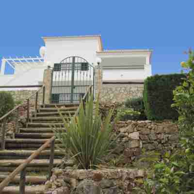 BnB Homes Villa Verde - swimming pool, marina view, BBQ and games room, garden Hotel Exterior