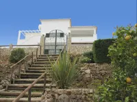 BnB Homes Villa Verde - swimming pool, marina view, BBQ and games room, garden