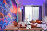 4 minutes from Shinjuku central. Comfortable bed. Cyber Shinjuku Room
