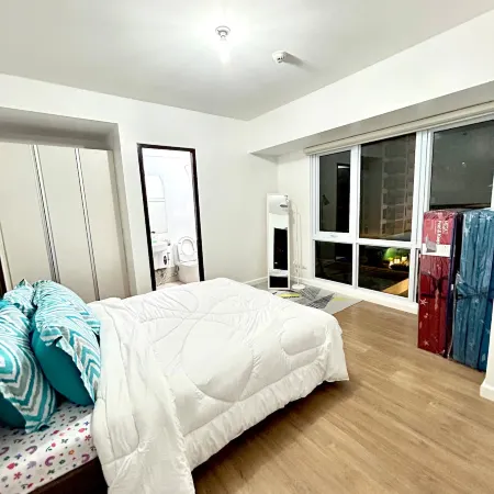 Spacious and Cozy 1BR Condo Unit in Abreeza Place 9th Floor