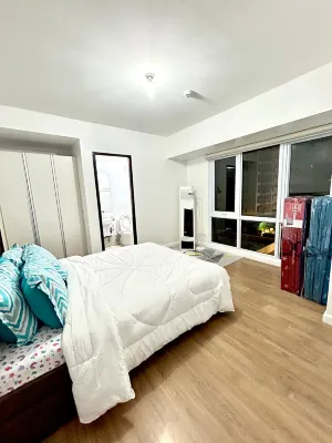 Spacious and Cozy 1BR Condo Unit in Abreeza Place 9th Floor