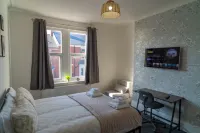 Family & Contractor Stay | Sleeps 6 | Free Parking - 3-Star