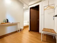 Three One Hotel Hotel dekat Dermaga Witthayu