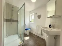 Relaxing 4BDR House | Garden, Fast Wi-Fi & Parking - 2 stelle