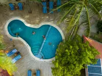 Ray Caye Resort - Pools