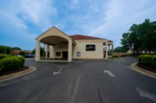 Brentwoodinn&suites Hotels in 