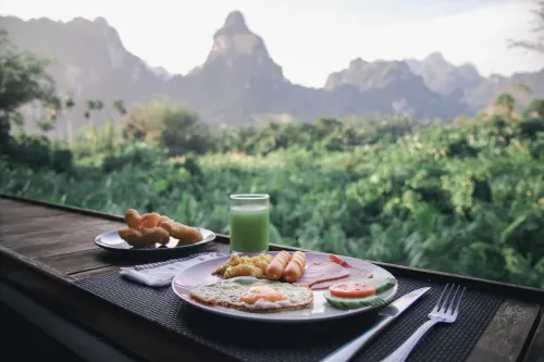 Anurak Lodge - Homestays