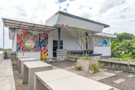 INNCA Mimpi Inn, Semarang Отели рядом с достопримечательностью «GOR Jatidiri»