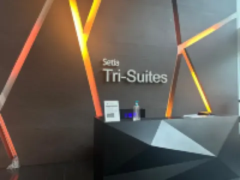 Setia Tri-Suite(8) by Homey Planet
