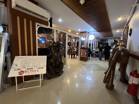 Rossa Hotel Отели рядом с достопримечательностью «Филдс-авеню»