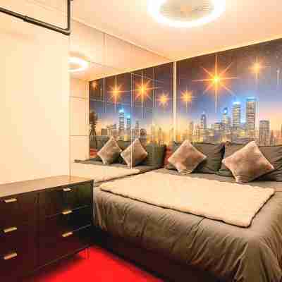 DRoom - Sauna Balneo & Cinéma à Menton 4 invités Rooms