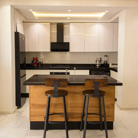 Luxury 2-Bedroom Pool, Quiet & Spacious