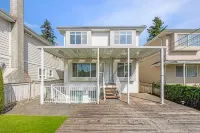 Light‑filled Contemporary 4BR Home | Free Parking - 2 звезды