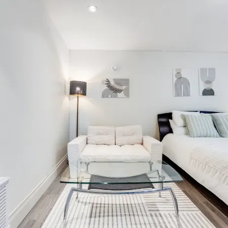 Calm Private Contemporary 1BR Unit | Free Parking | Burnaby