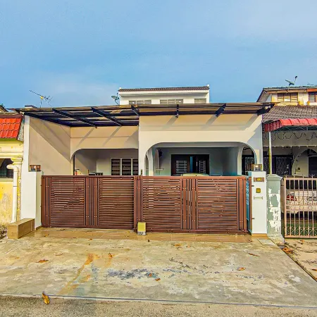 Modern Home BBQ Event Pool at Melaka by HCK