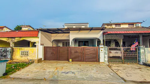 Modern Home BBQ Event Pool at Melaka by HCK - Mountain view